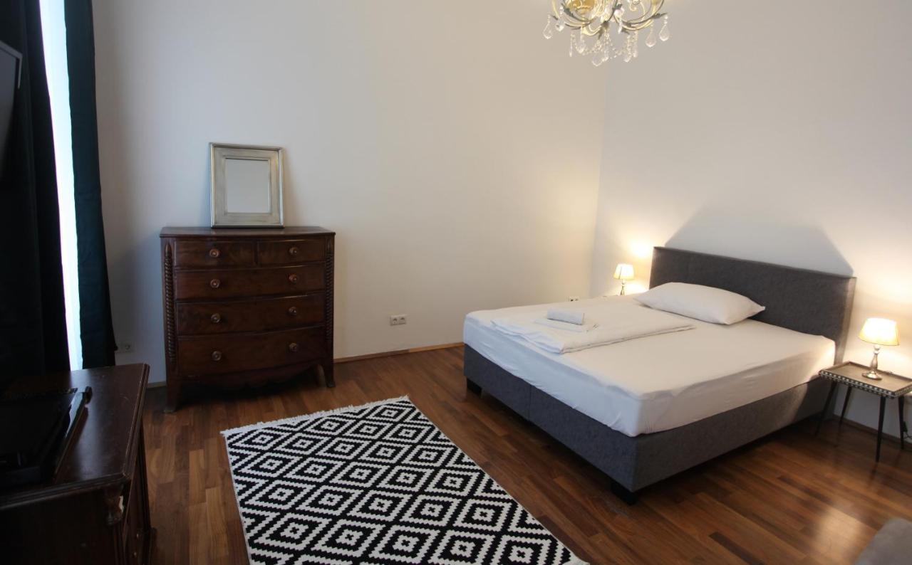 Casa Nostra - Ausgefallene Wohnung Am Augarten เวียนนา ภายนอก รูปภาพ